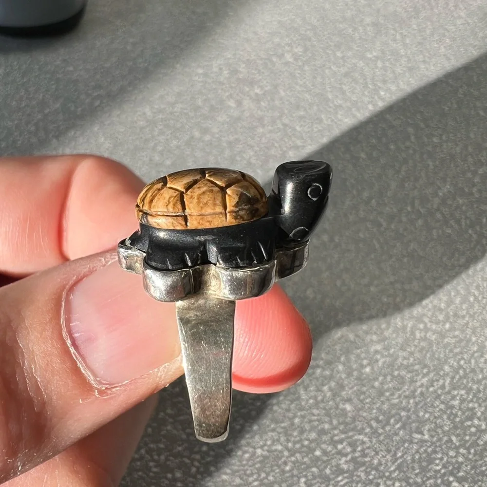 Wood turtle ring with sterling silver band, roughly size 7 3/4 - Picture 3 of 13